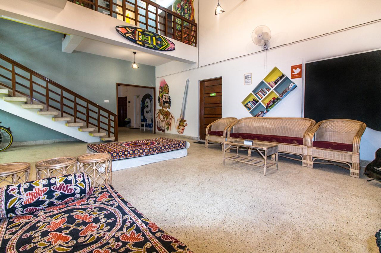 Backpacker Panda Bengaluru Hostel Bagian luar foto