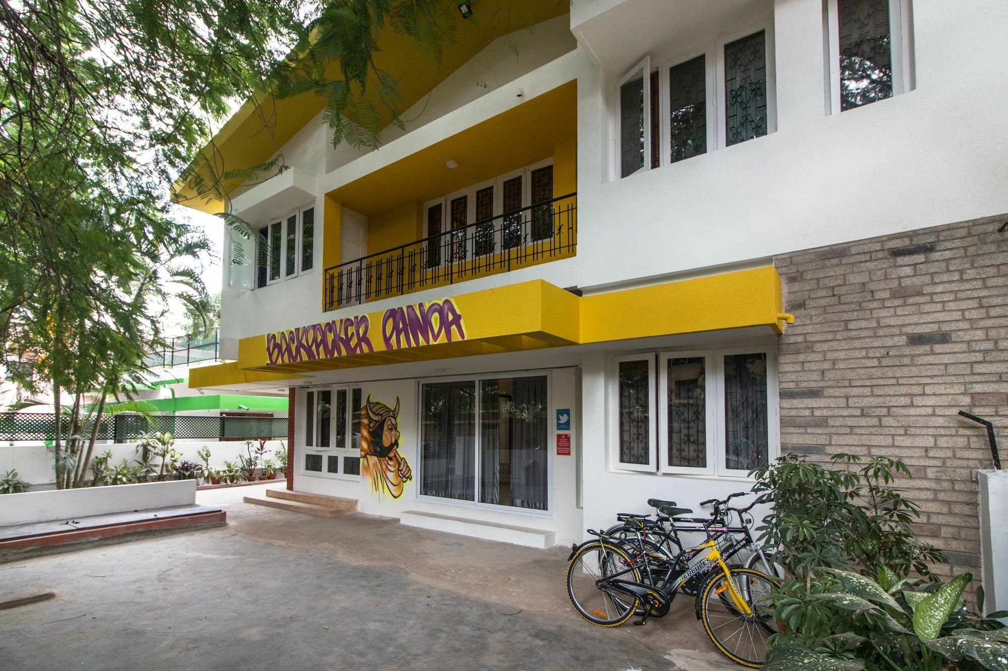 Backpacker Panda Bengaluru Hostel Bagian luar foto